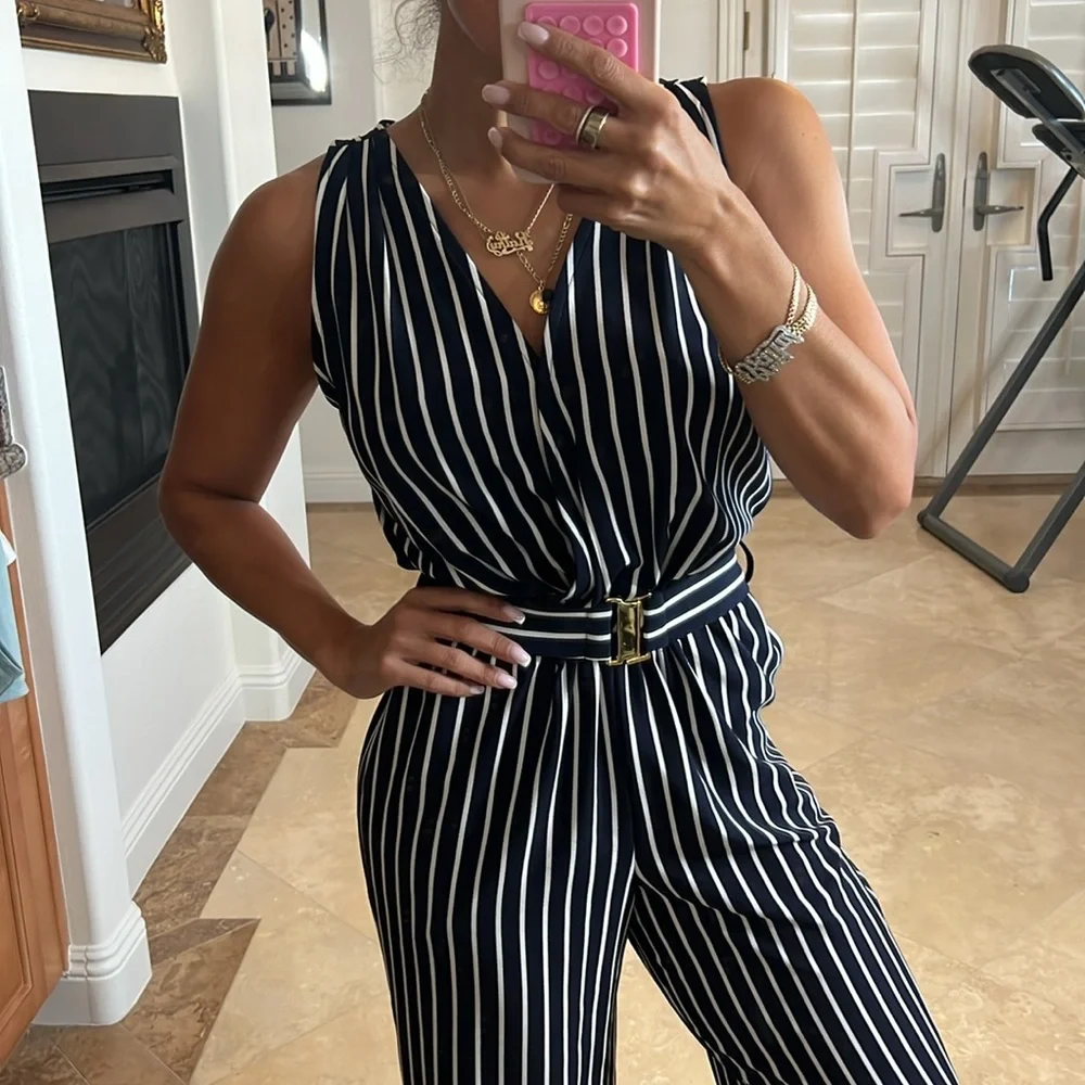 💕Cute one piece 💕 - Picture 3 of 5